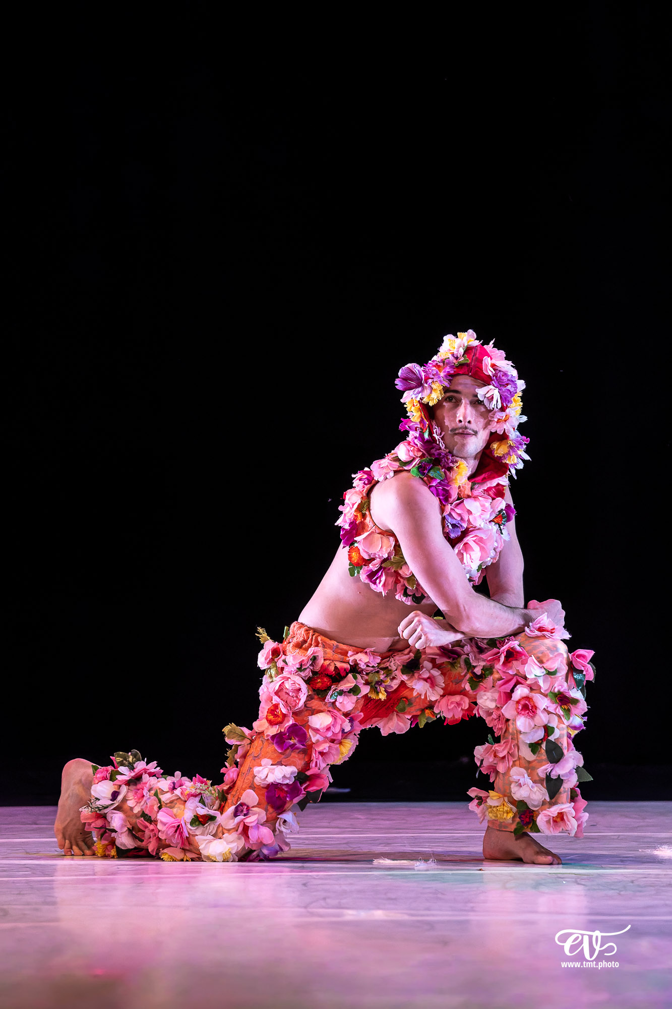 A4 (COMME LA FEUILLE) CIE CHICOS MAMBO